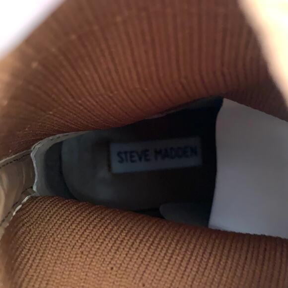 NEW Steve Madden Dimmer Knit Sock Boots in Tan - Picture 8 of 9